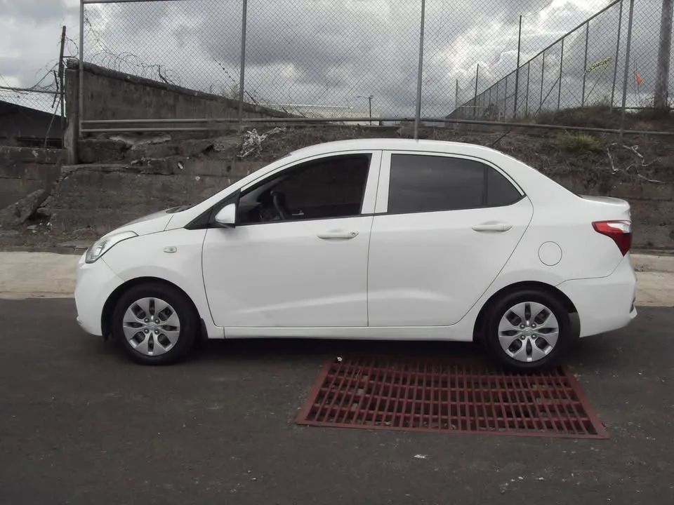 Hyundai Grand i10 Sedan - Image 5