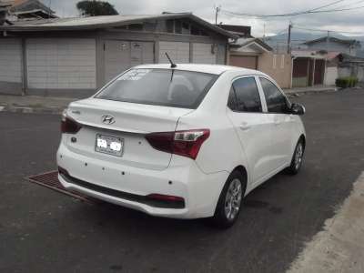 Hyundai Grand i10 Sedan - Image 7