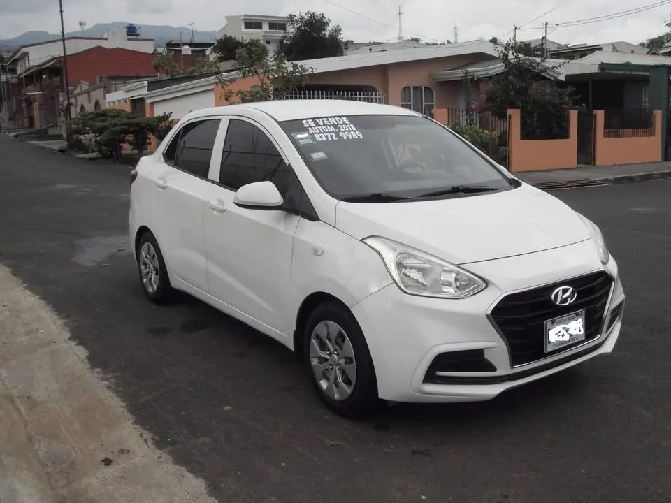 Hyundai Grand i10 Sedan - Image 10