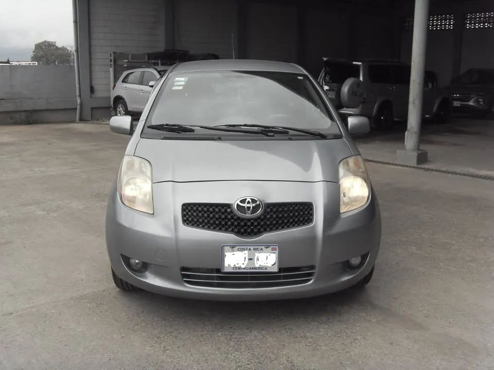 Toyota Yaris - Image 1