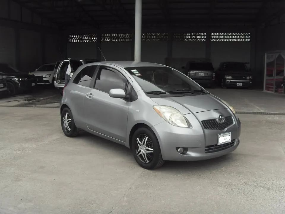 Toyota Yaris - Image 2