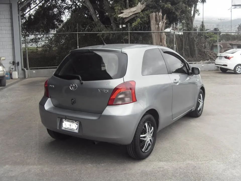 Toyota Yaris - Image 4