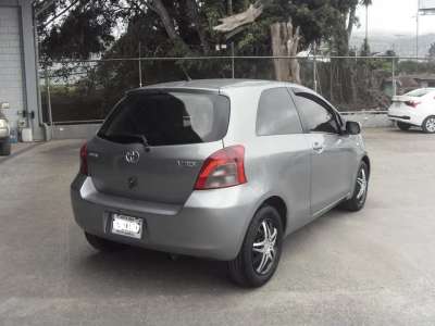 Toyota Yaris - Image 4