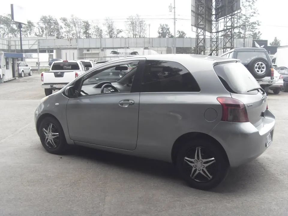Toyota Yaris - Image 6