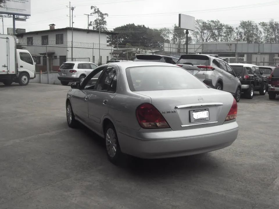 Nissan Almera - Image 7