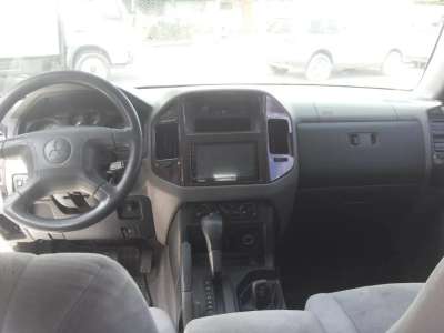 Mitsubishi Montero XLS - Image 11