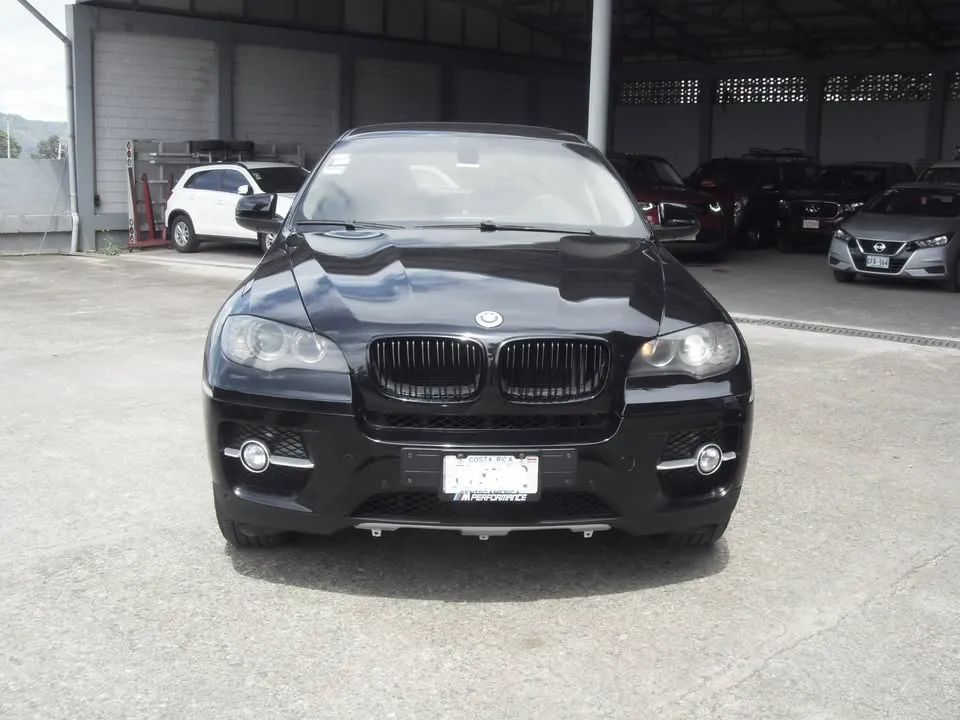 BMW X6 - Image 1