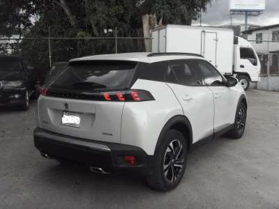 Peugeot 2008 - Image 4