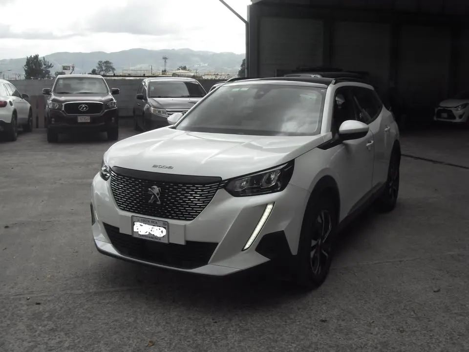 Peugeot 2008 - Image 8
