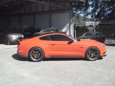 Ford Mustang - Image 3