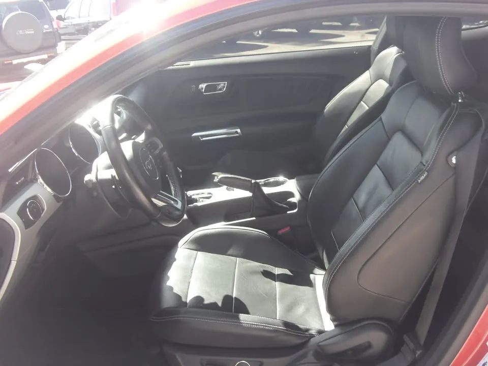 Ford Mustang - Image 11