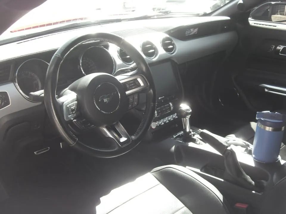 Ford Mustang - Image 12