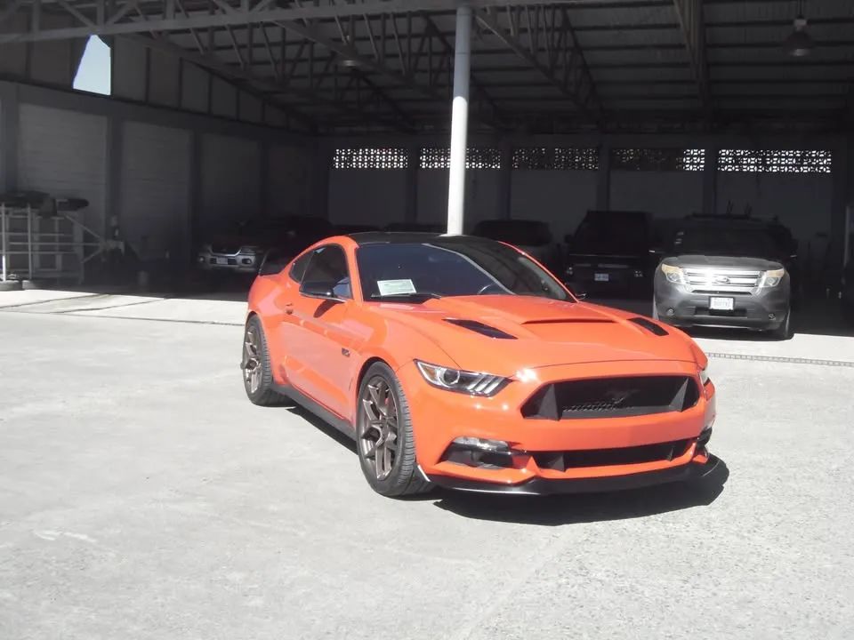 Ford Mustang - Image 17