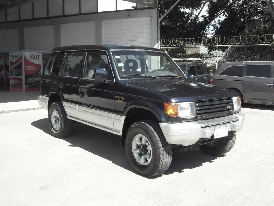 Mitsubishi Montero SR - Image 2