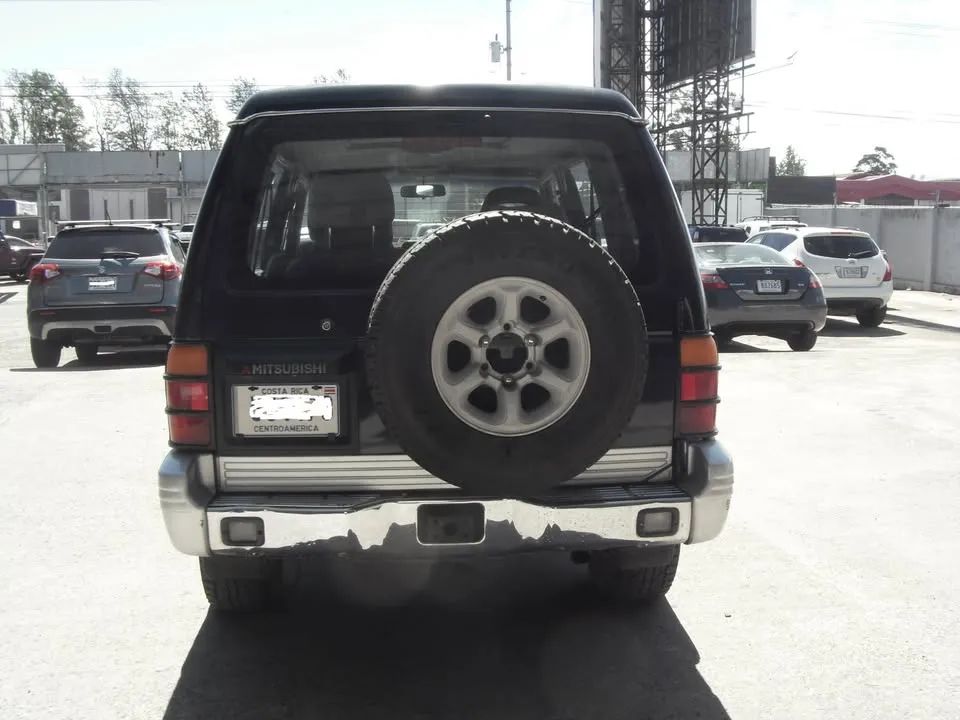 Mitsubishi Montero SR - Image 5