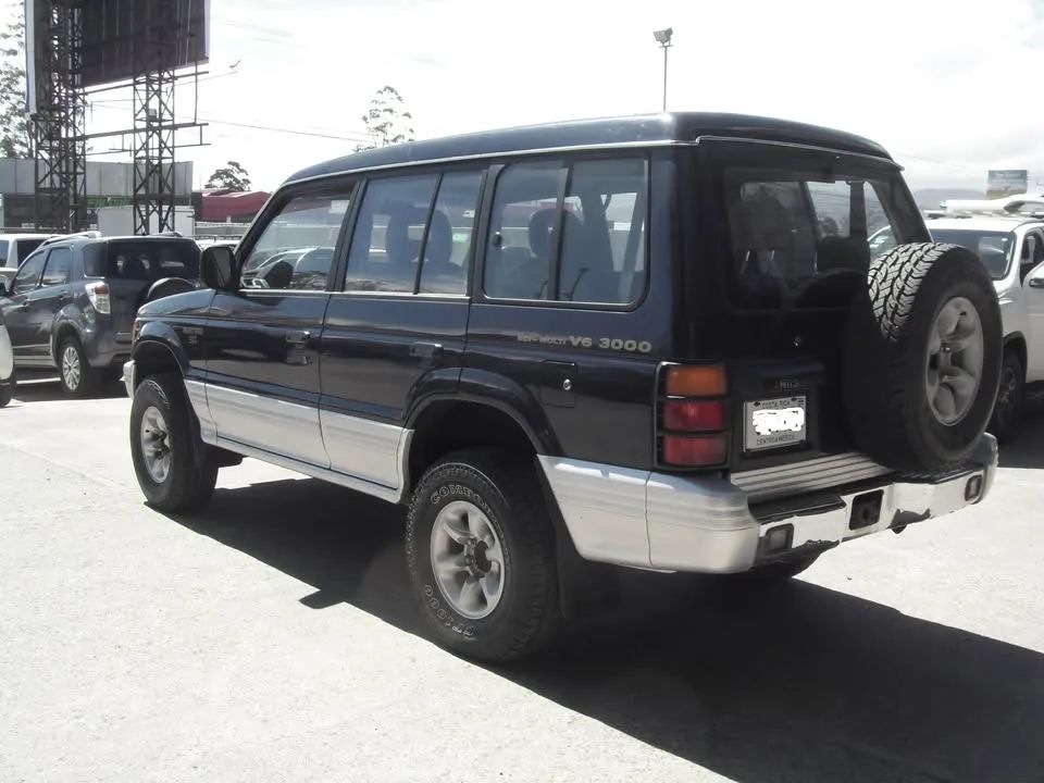 Mitsubishi Montero SR - Image 6