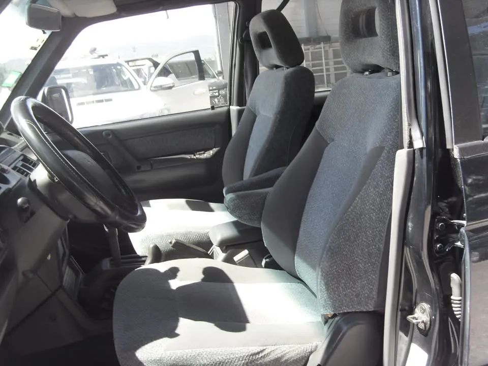 Mitsubishi Montero SR - Image 9