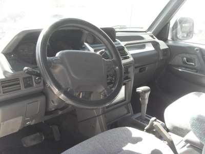 Mitsubishi Montero SR - Image 10