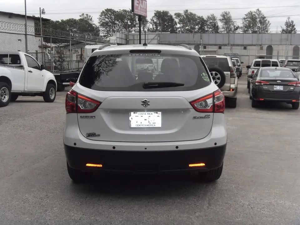 Suzuki S-Cross - Image 2