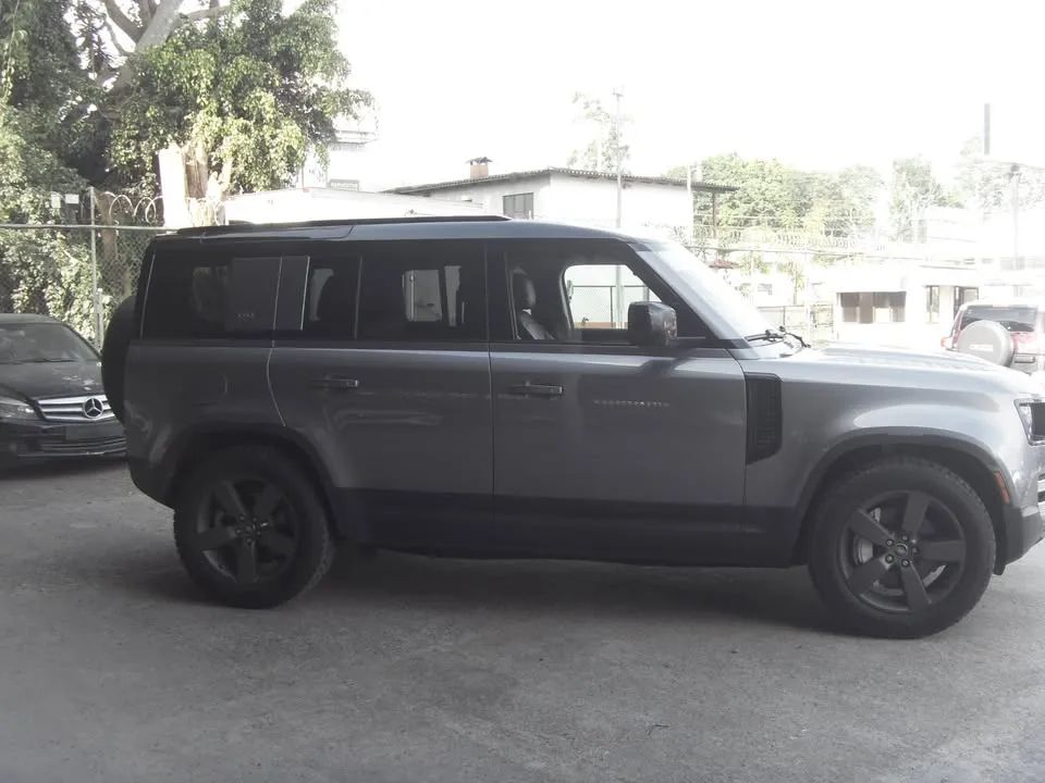 Land Rover Defender HSE - Image 3