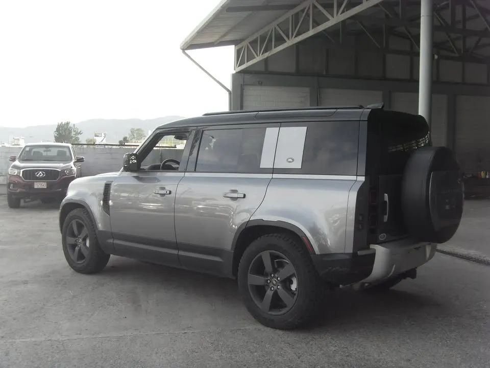 Land Rover Defender HSE - Image 6