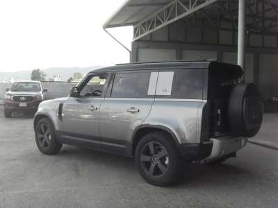 Land Rover Defender HSE - Image 6