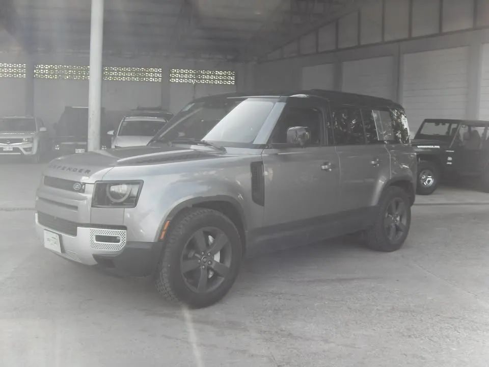 Land Rover Defender HSE - Image 7
