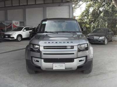 Land Rover Defender HSE - Image 8
