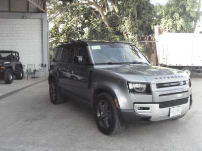 Land Rover Defender HSE - Image 9