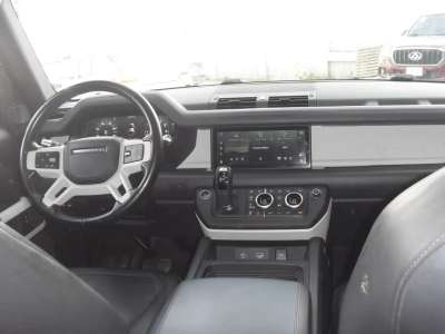 Land Rover Defender HSE - Image 11