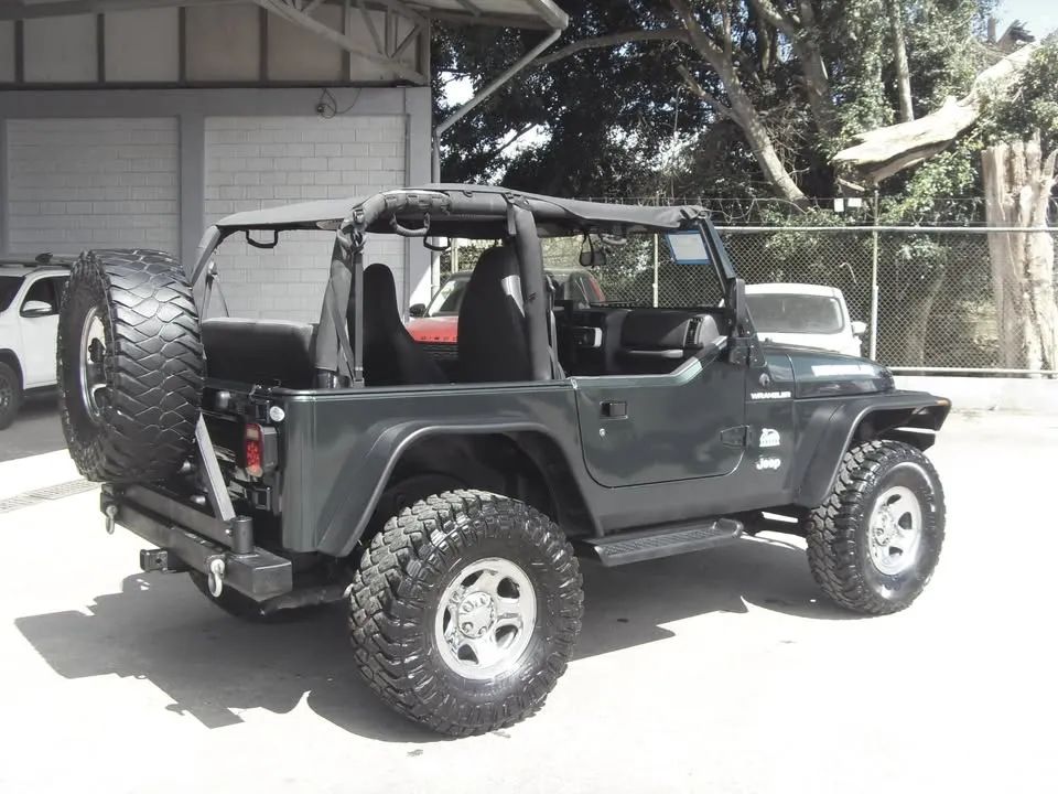 Jeep Wrangler - Image 6
