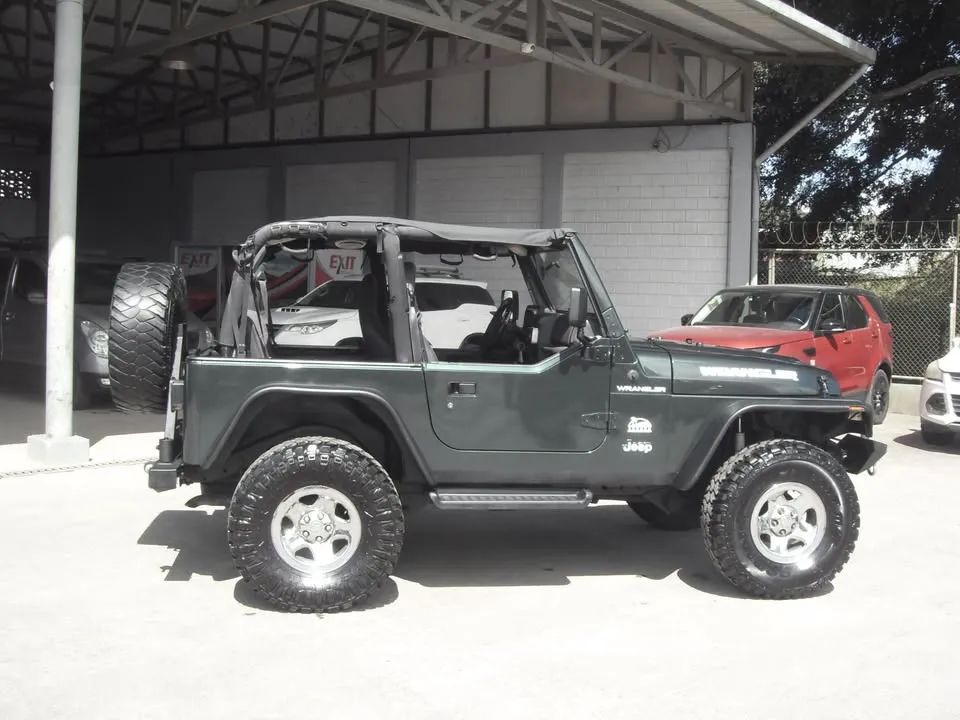 Jeep Wrangler - Image 9