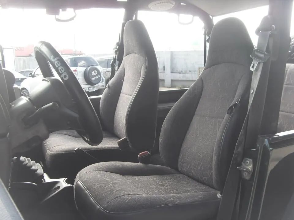 Jeep Wrangler - Image 11
