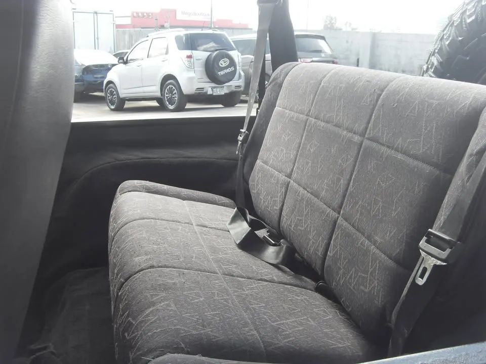 Jeep Wrangler - Image 12