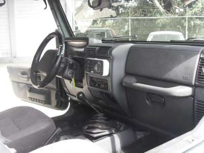 Jeep Wrangler - Image 13