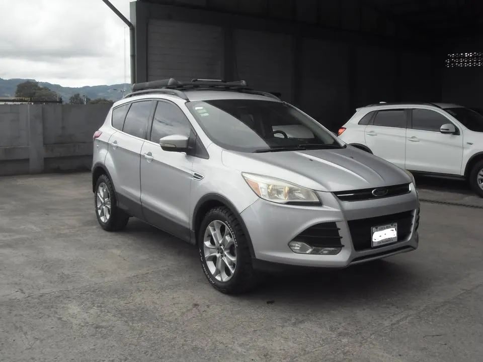 Ford Escape - Image 2