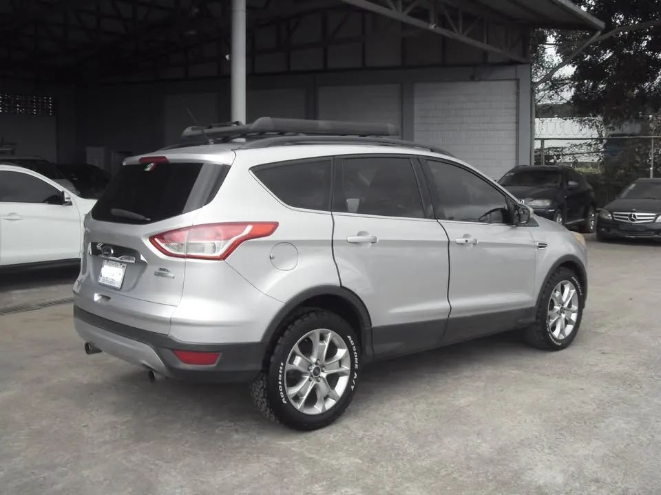 Ford Escape - Image 4