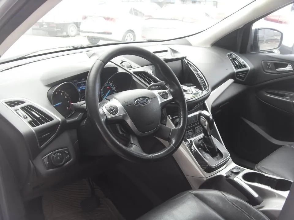 Ford Escape - Image 10
