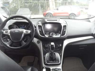 Ford Escape - Image 12