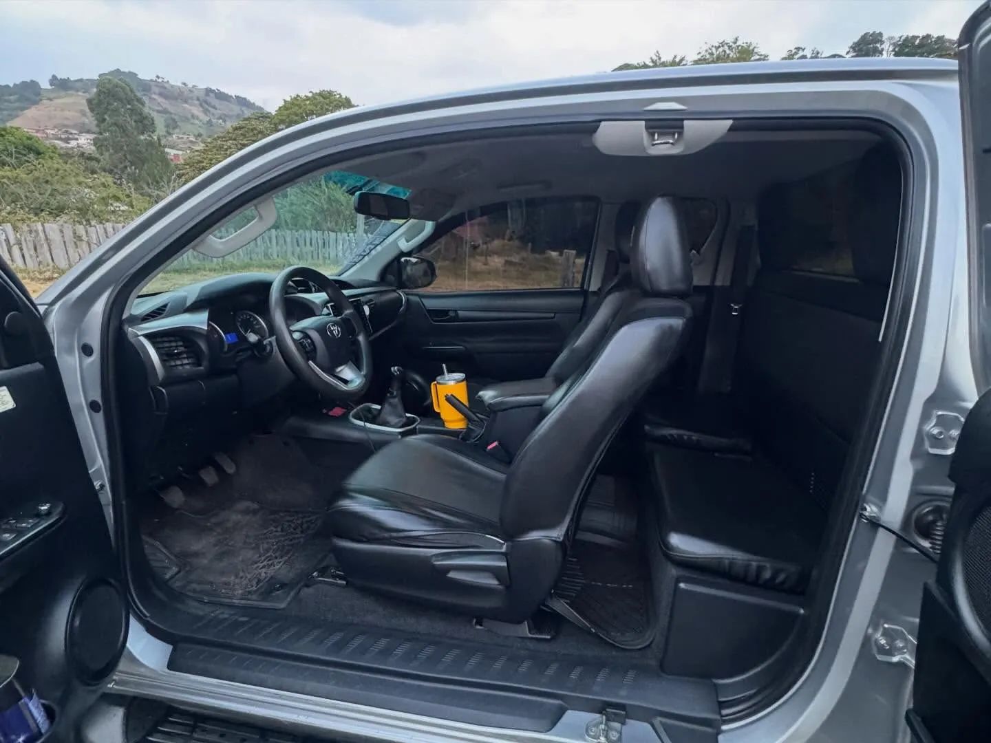 Toyota Hilux - Image 4