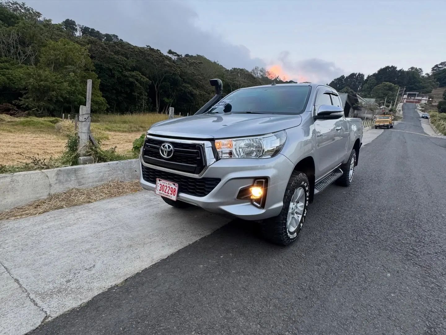 Toyota Hilux - Image 6