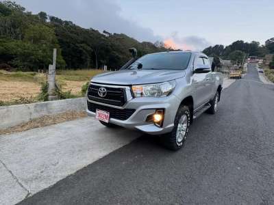 Toyota Hilux - Image 6