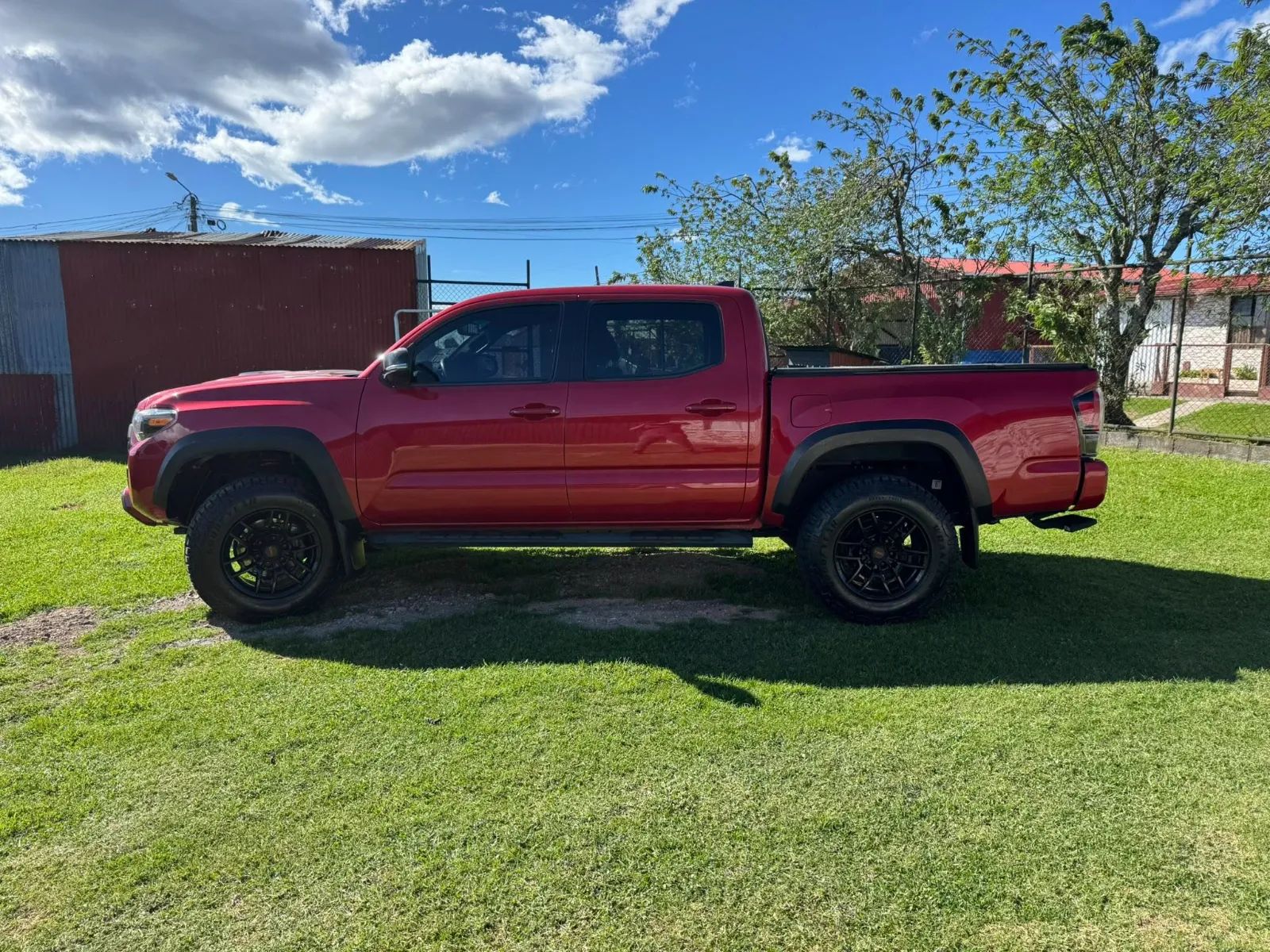 Toyota Tacoma - Image 2