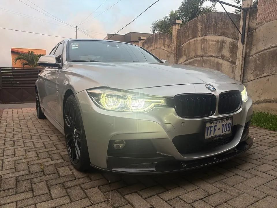 BMW 330i - Image 2