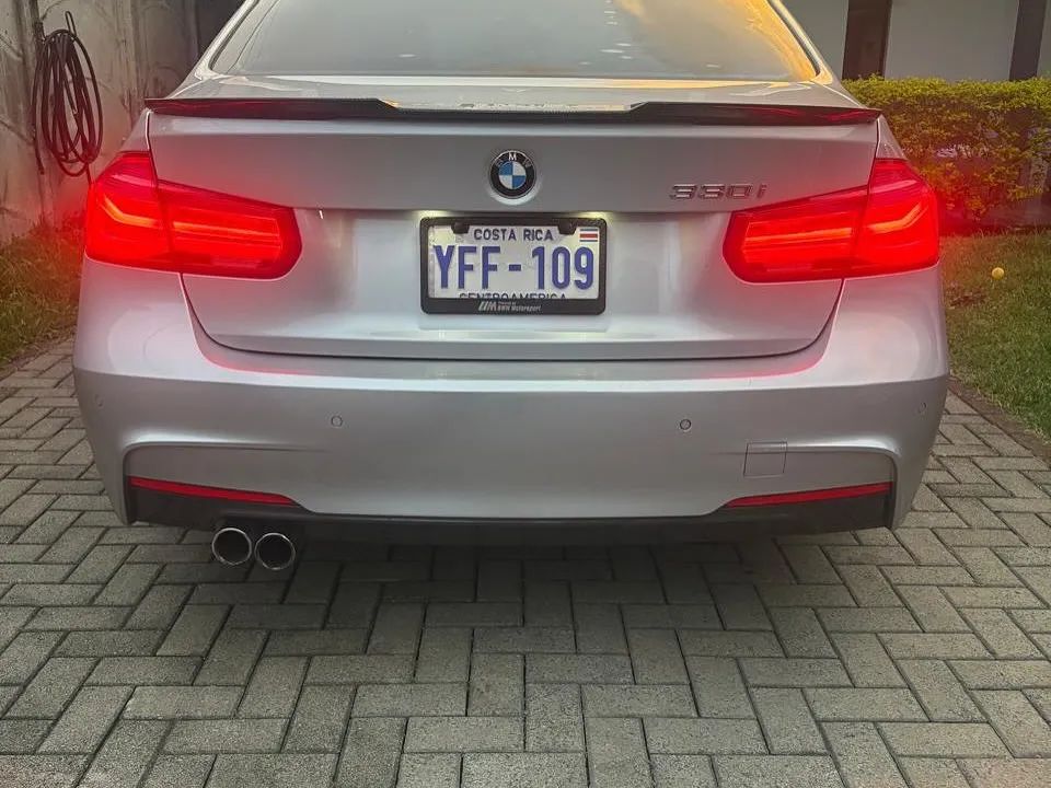 BMW 330i - Image 3