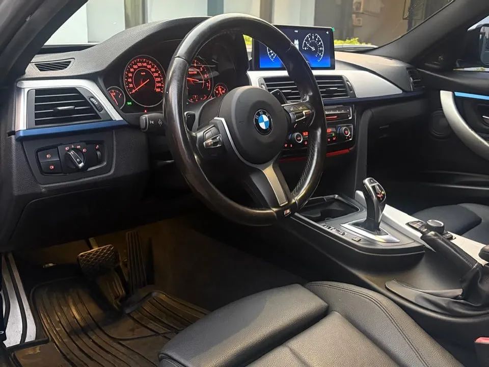 BMW 330i - Image 4