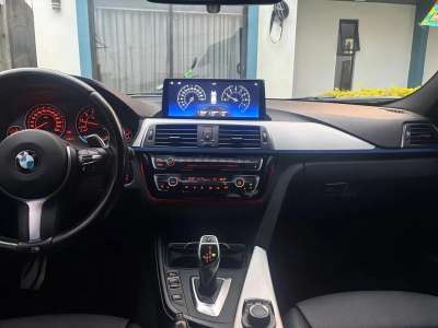 BMW 330i - Image 7