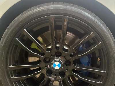 BMW 330i - Image 8