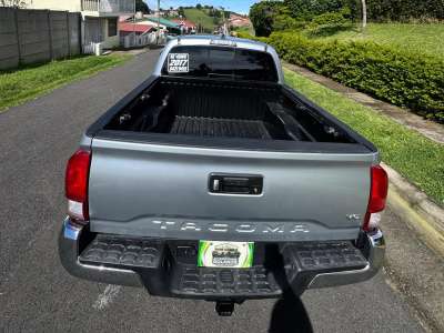 Toyota Tacoma - Image 4