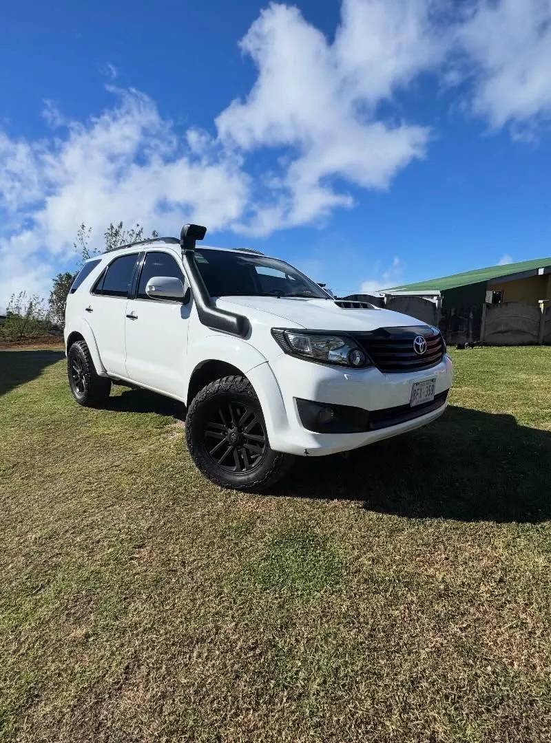 2014 Toyota Fortuner SRV
